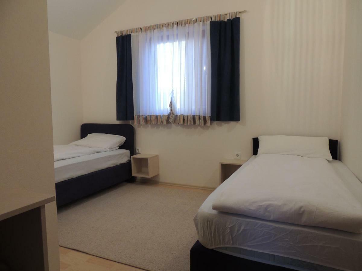 Apartments Villa Aurora Ražanac Extérieur photo